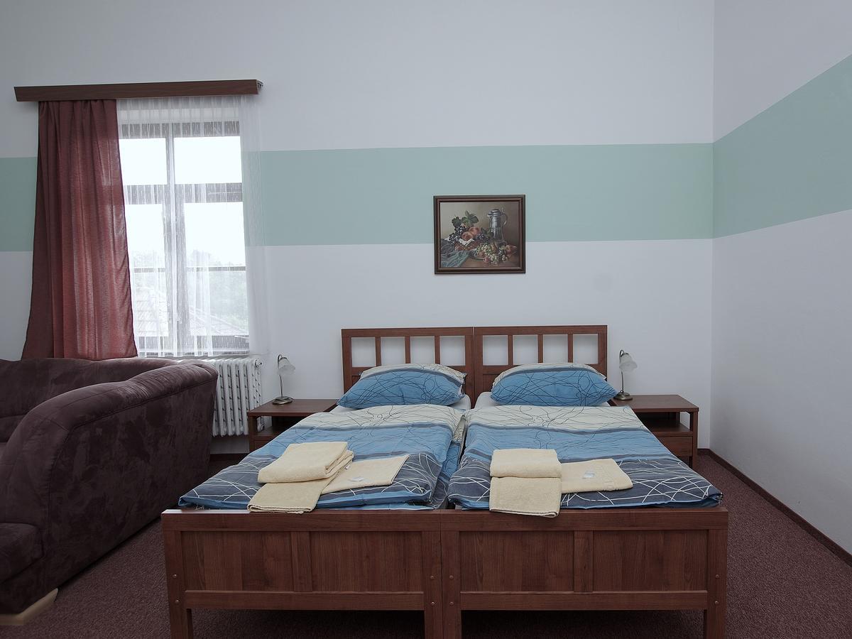 Hotel Koleje Zamecek Lednice Zewnętrze zdjęcie