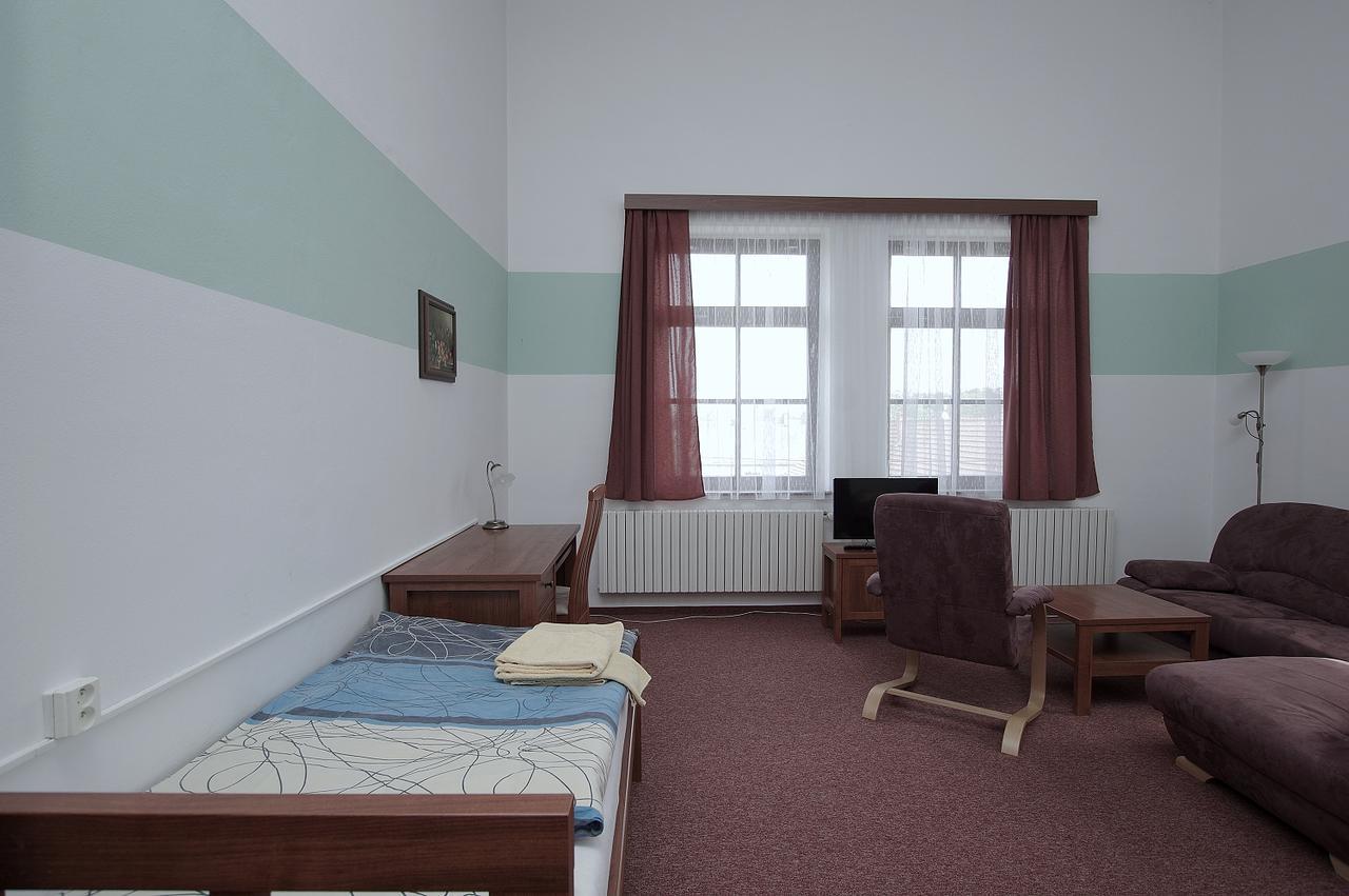 Hotel Koleje Zamecek Lednice Zewnętrze zdjęcie