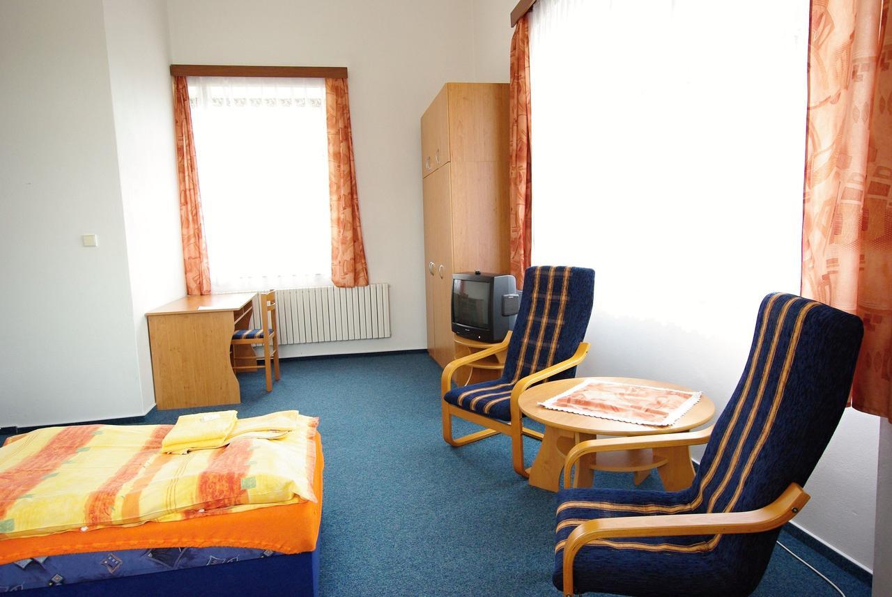 Hotel Koleje Zamecek Lednice Zewnętrze zdjęcie
