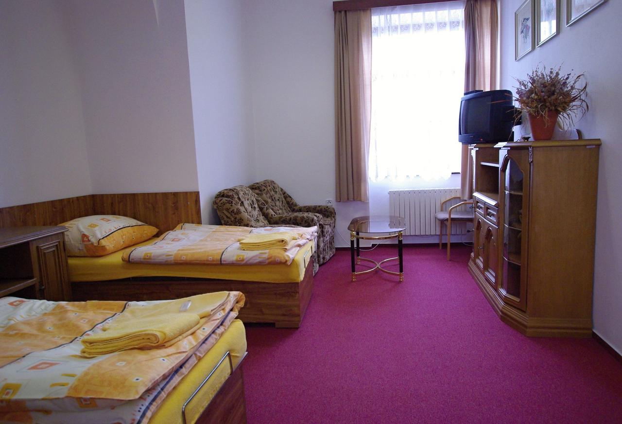Hotel Koleje Zamecek Lednice Zewnętrze zdjęcie