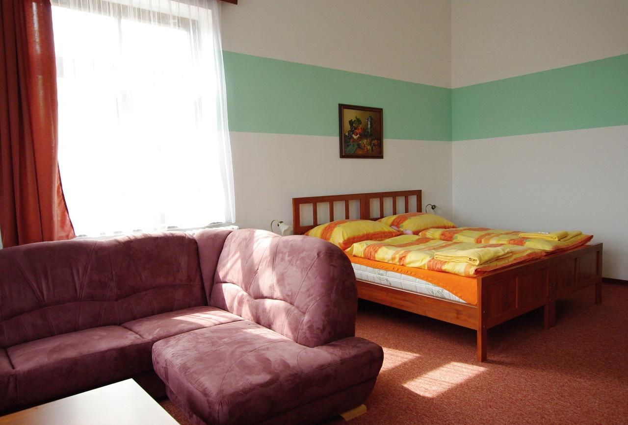 Hotel Koleje Zamecek Lednice Zewnętrze zdjęcie