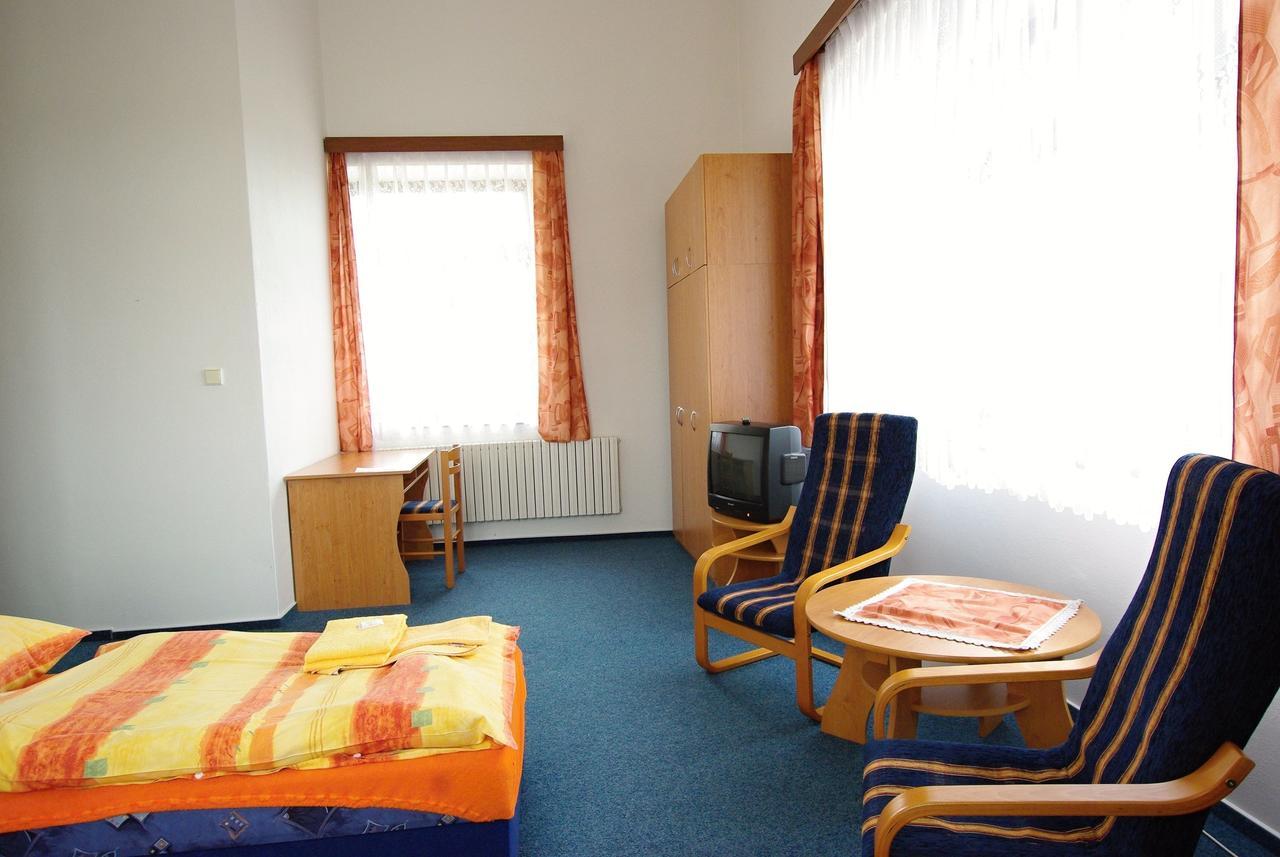 Hotel Koleje Zamecek Lednice Zewnętrze zdjęcie