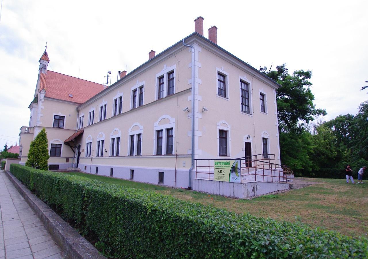 Hotel Koleje Zamecek Lednice Zewnętrze zdjęcie