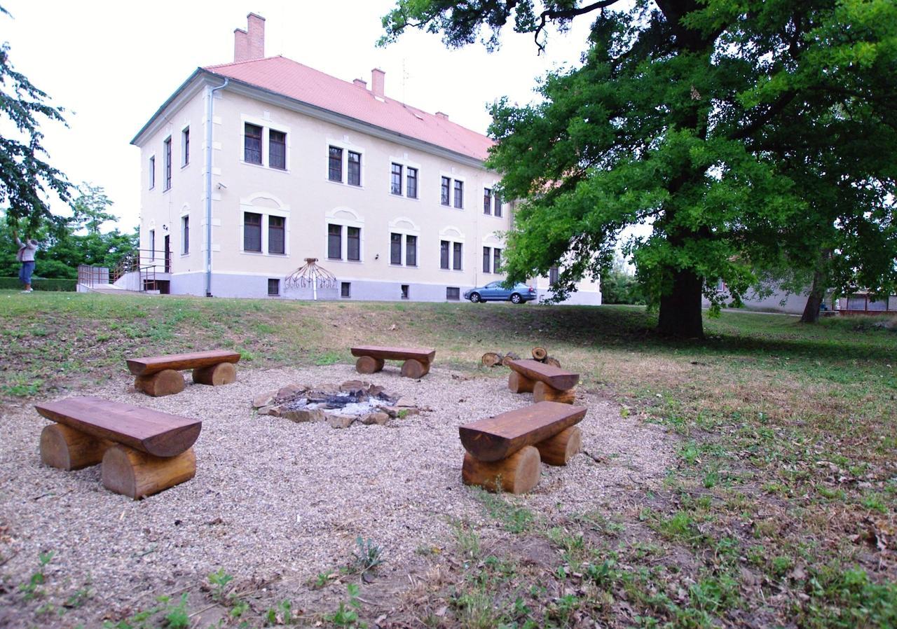 Hotel Koleje Zamecek Lednice Zewnętrze zdjęcie
